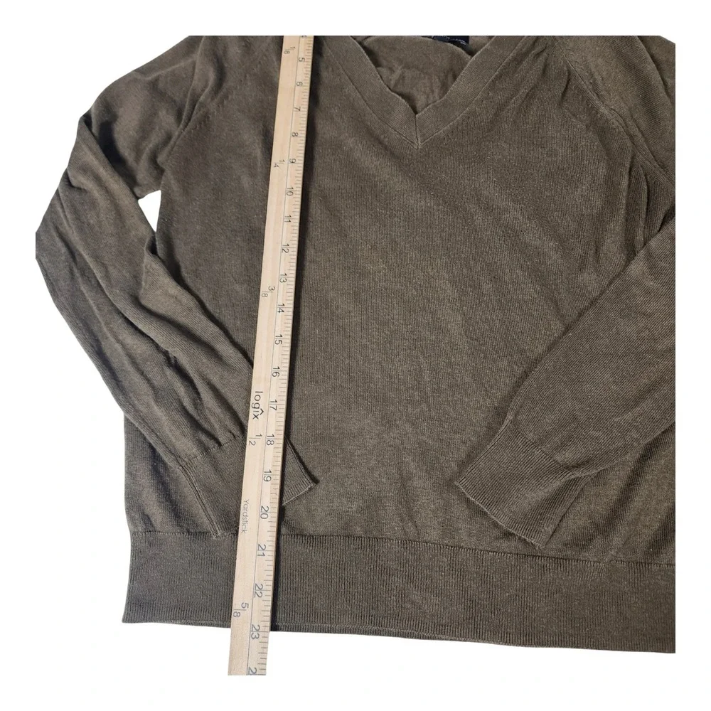 Banana Republic Forever Sweater Mens M Olive Brown Cotton Blend V-Neck Raglan